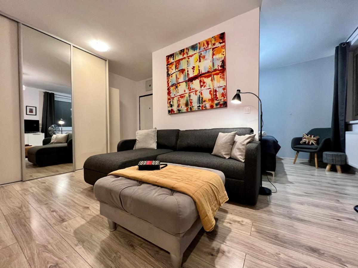 Apartment Bl - The Lenka, 24hr Self Check-in, Free Private Parking, Balcony With Mountain View, 5 Minute Walk To Center *