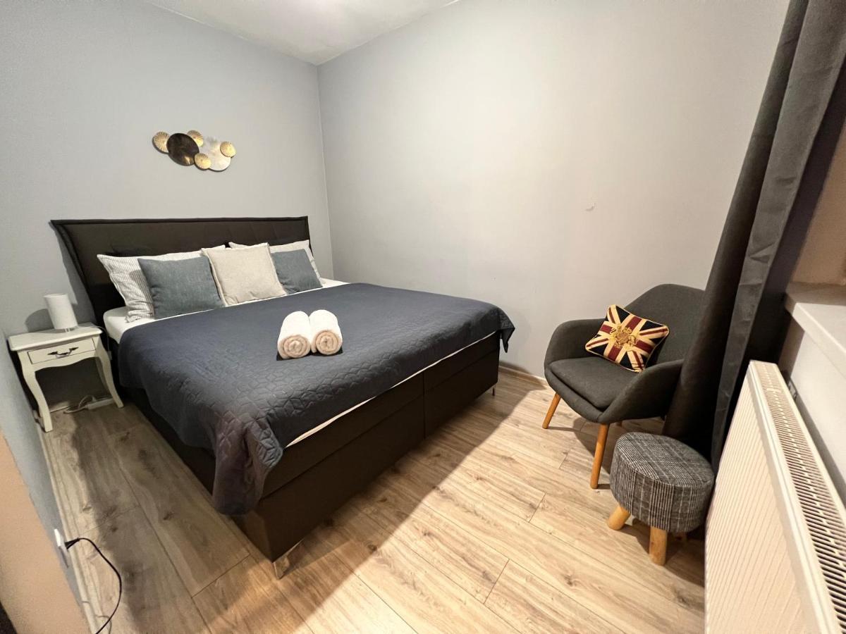 Bl - The Lenka, 24hr Self Check-in, Free Private Parking, Balcony With Mountain View, 5 Minute Walk To Center *